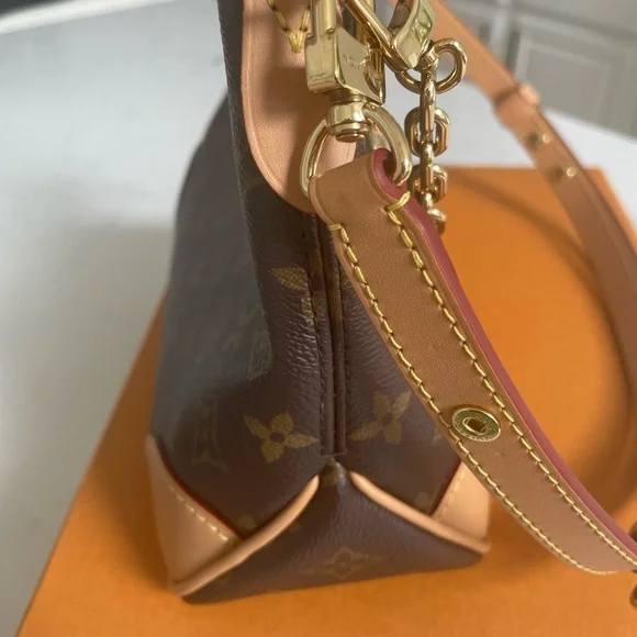 Authentic Louis Vuitton Boulogne PM Handbag - Picture 8 of 12